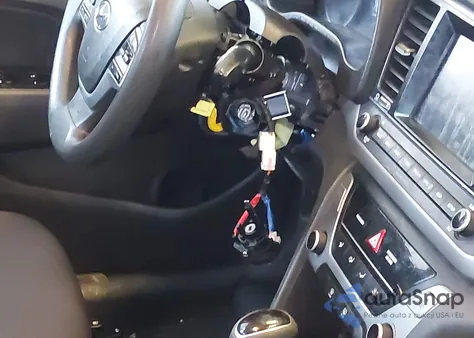 2018 Hyundai Elantra Sel z USA, uszkodzony, nr VIN 5NPD84LF4JH282973